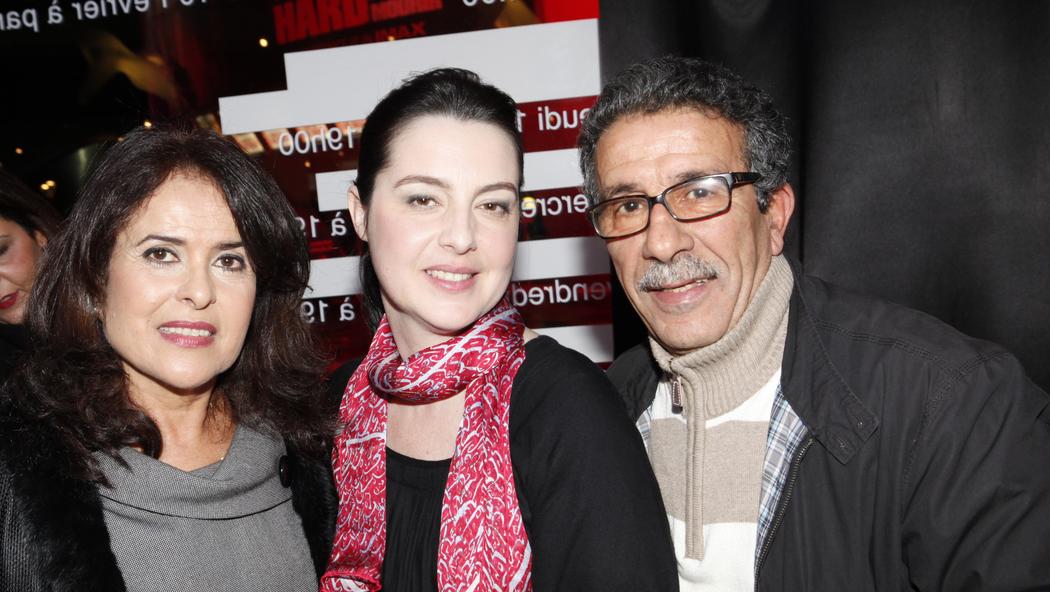 Les acteurs Khadija Assad et Aziz Saâdallah ont spécialement fait le déplacement pour exprimer leur amitié au travail de Nadia Larguet.
