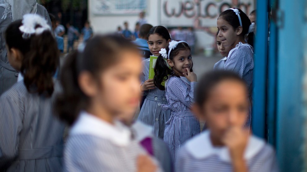 Rentrée scolaire pour les petites écolières palestiniennes, Gaza
