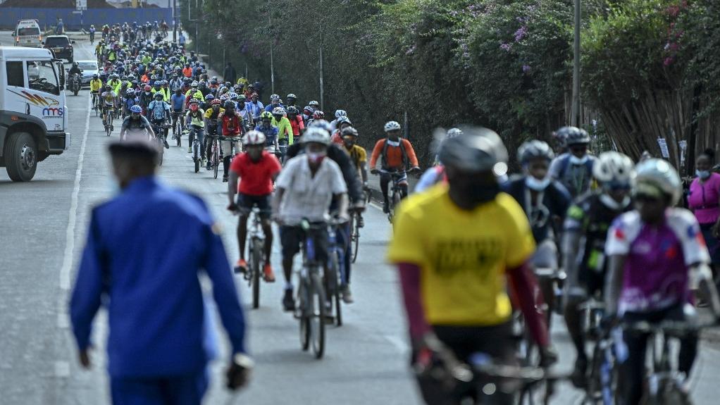 Le 30 janvier 2021, le "Critical Mass Nairobi" est organisé comme tous les mois pour permettre aux habitants de la capitale de se retrouver en vélo. 