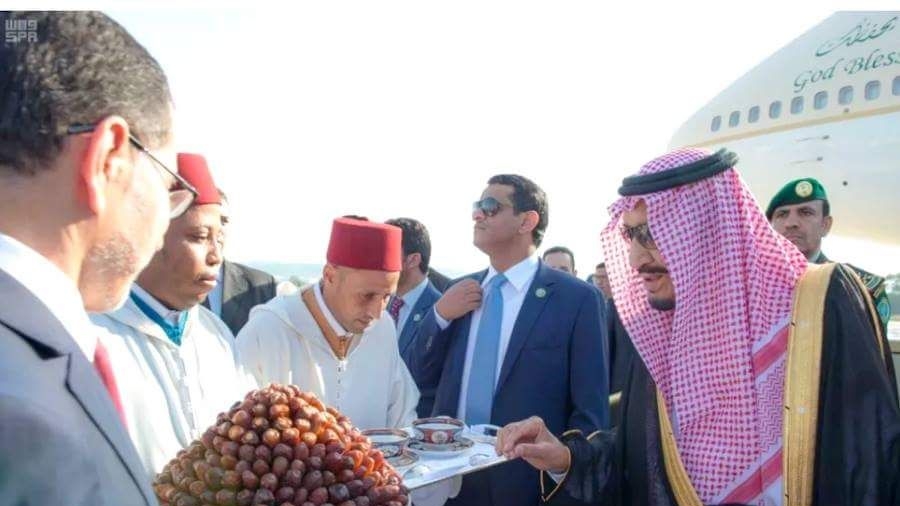 Traditionnelle cérémonie d'accueil des illustres hôtes du royuame, en l'honneur du roi Salmane d'Arabie.
