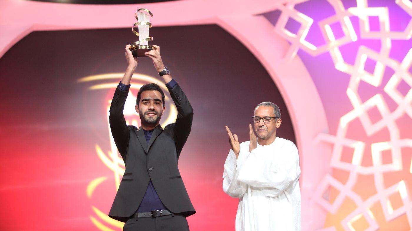Le Festival du film de Marrakech a décerné, ce vendredi soir, le prix Cinécoles à Essam Doukhou, qui s'est vu remettre son trophée par Abderrahman Sissako, président du jury.
