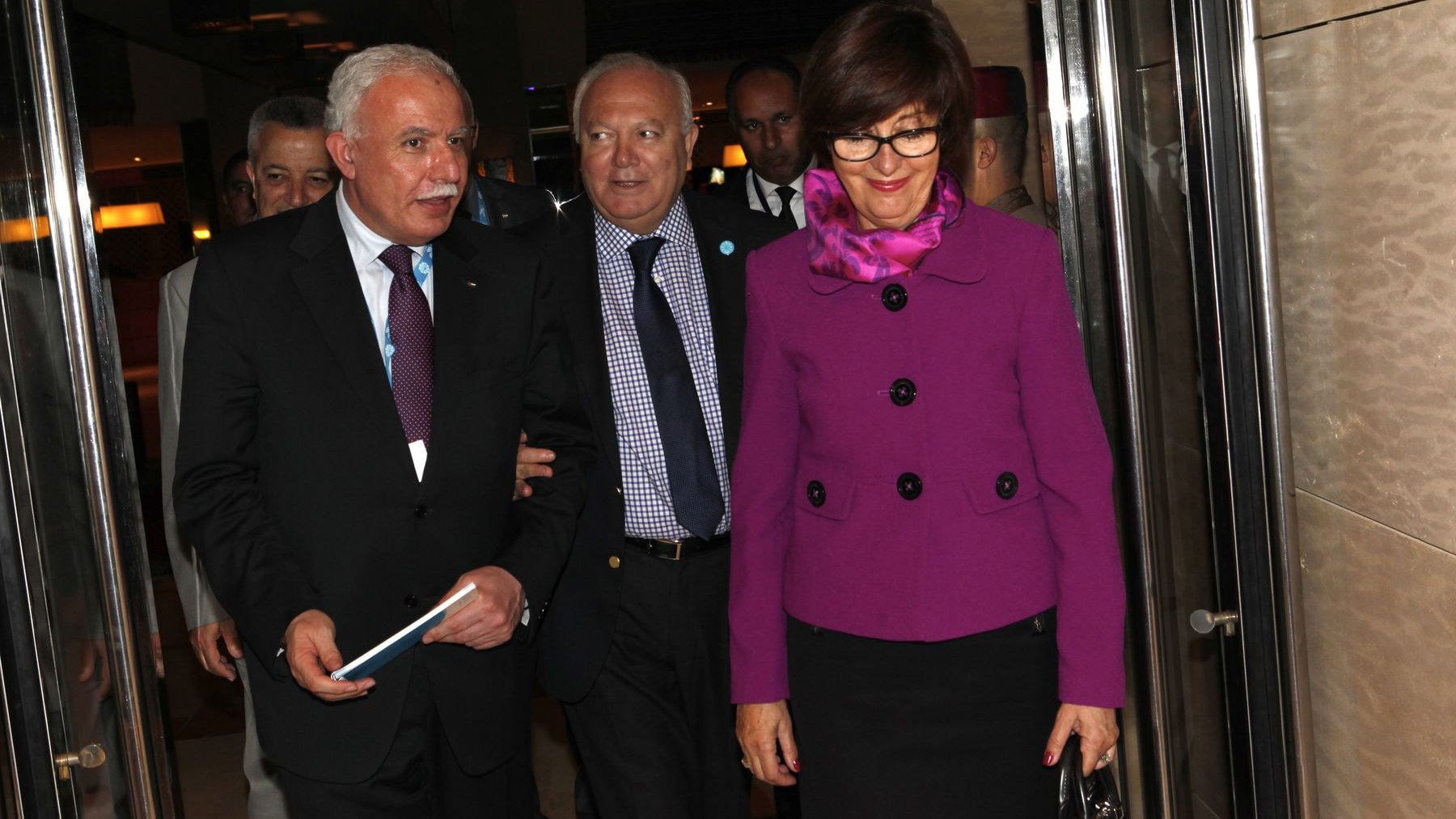L'ancien ministre espagnol des Affaires étrangères, Miguel Angel Moratinos, aux côtés du ministre palestinien des Affaires étrangères, Riad Al Maleki.
