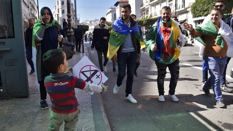Algérie: 4ème vendredi de la colère contre Bouteflika.
