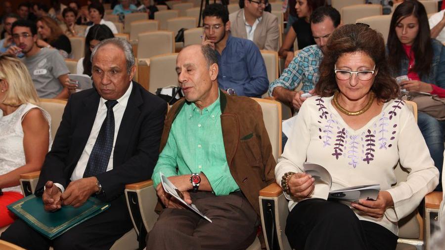 L'écrivain Abdelhak Serhane, installé aux côtés de Driss Khrouz et de Yasmina Fillali, était de même présent à la cérémonie de remise du prix littéraire. 
