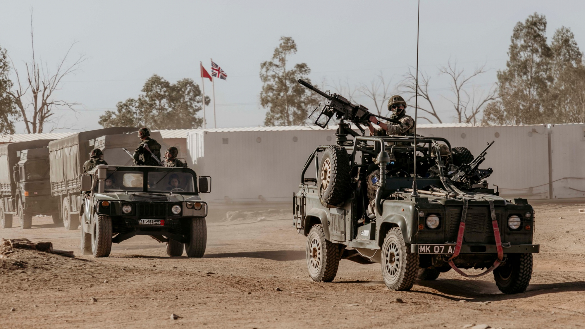 Lors de l'exercise Jebel Sahara unissant troupes marocaines et britanniques.
