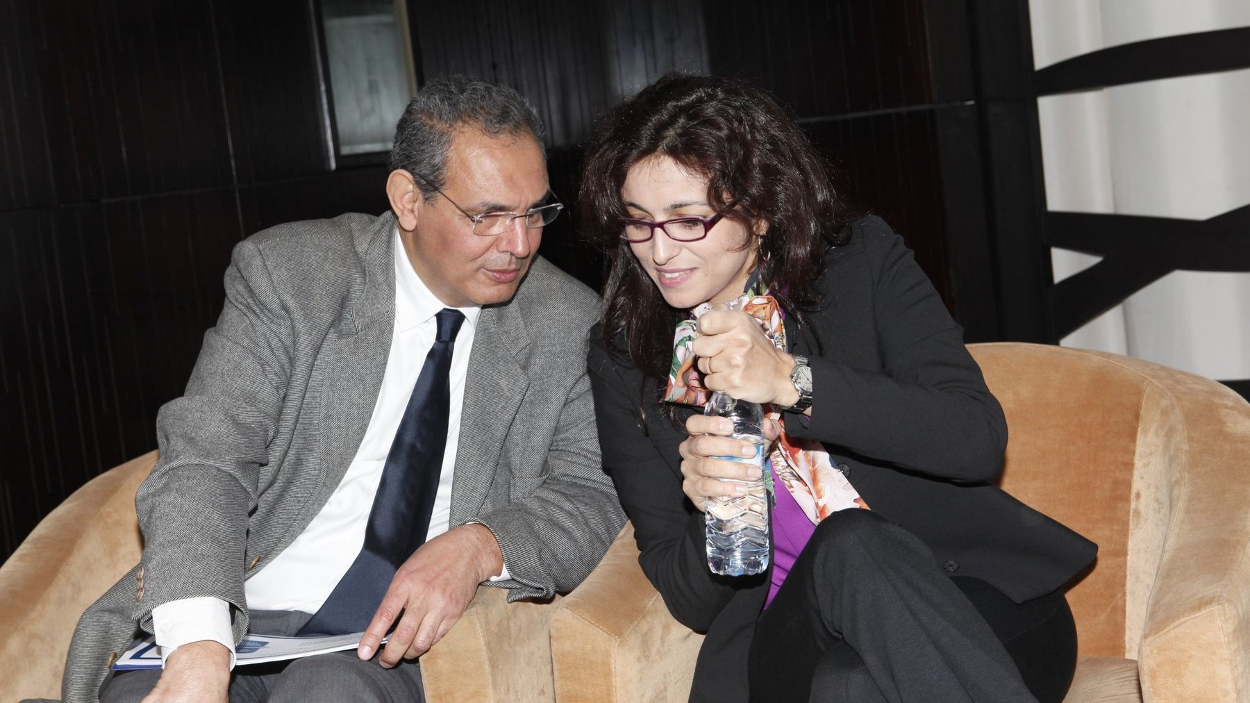 Karim Hajji, en pleine discussion avec Lamia Merzouki, directrice de stratégie et de partenariats à Moroccan financial board.
