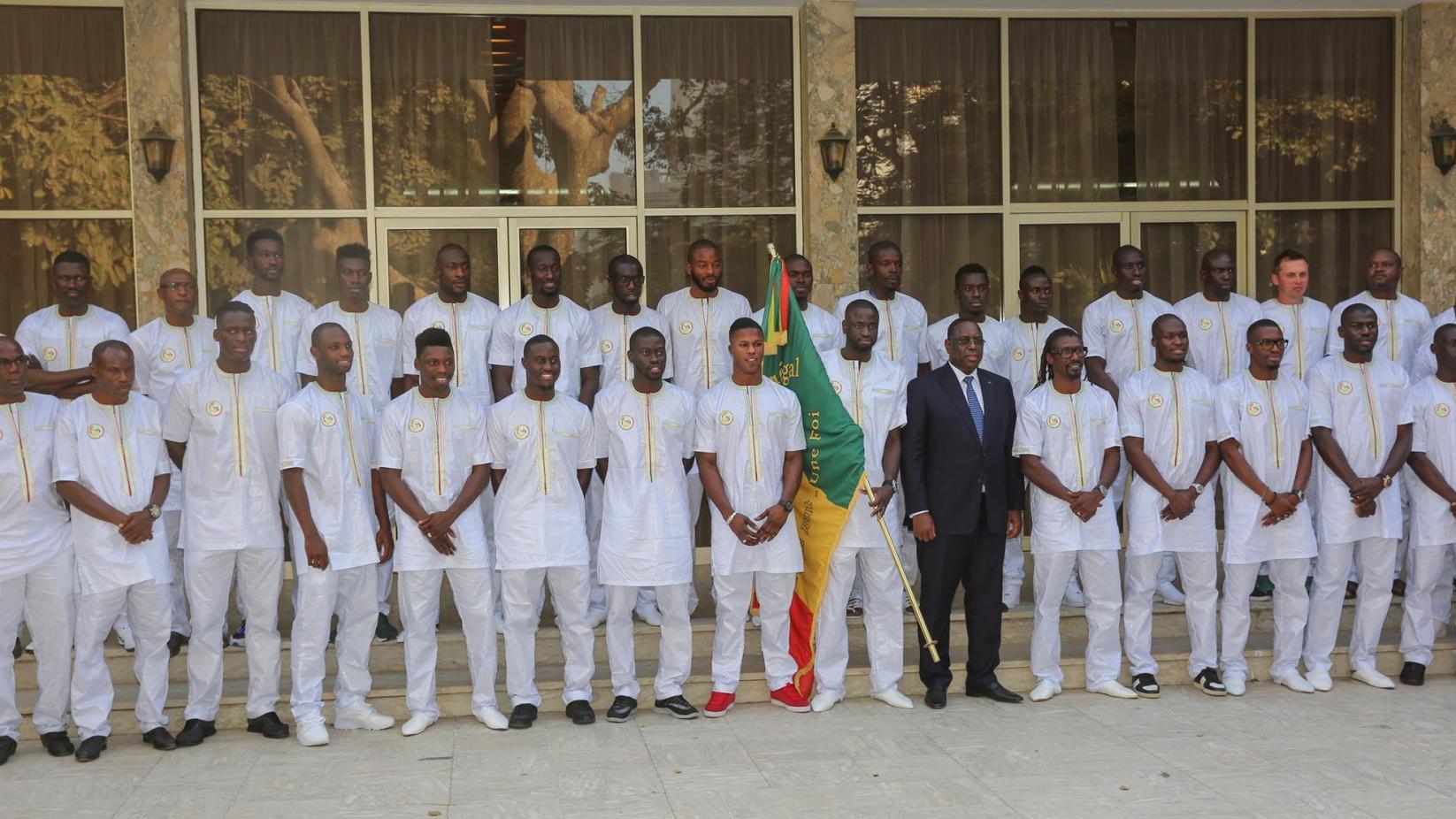 CAN 2023: Remise du drapeau national aux Lions de la Téranga - aDakar.com  Photos