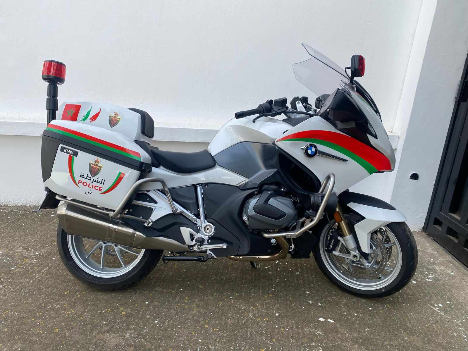 مركبات ودراجة نارية جديدة تعزز الآليات اللوجيستيكية لمصالح الشرطة