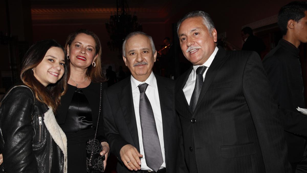 Des personnalités politiques et économiques ont tenu à être présent lors de la soirée animée par Gad El Maleh à l’image de Anas Sefroui, président du groupe Addoha et Nabil Benabdellah, ministre de l’Habitat.
