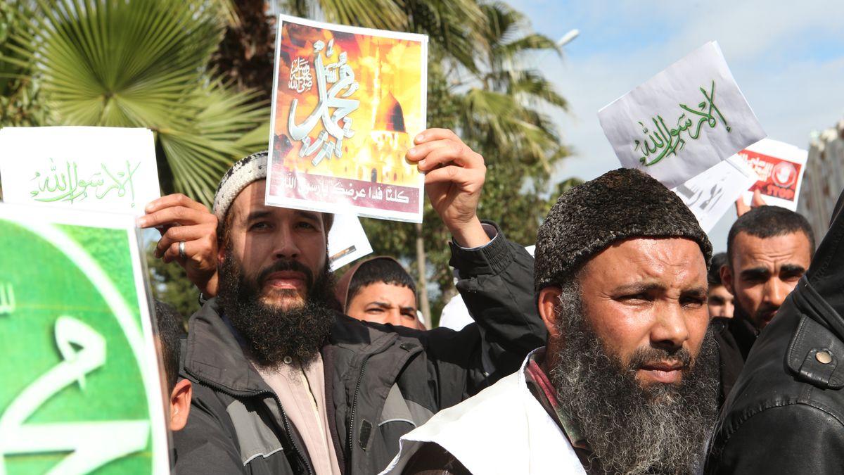 La dernière caricature du prophète Mohammed en Une de Charlie Hebdo a indigné le monde musulman. Aujourd'hui, un sit-in a eu lieu à Casablanca pour protester contre la représentation du prophète.
