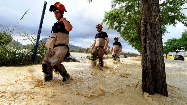 Des soldats ont participé aux opérations de secours dans le sud-est de l'Espagne en proie à des inondations, le 13 septembre 2019.
