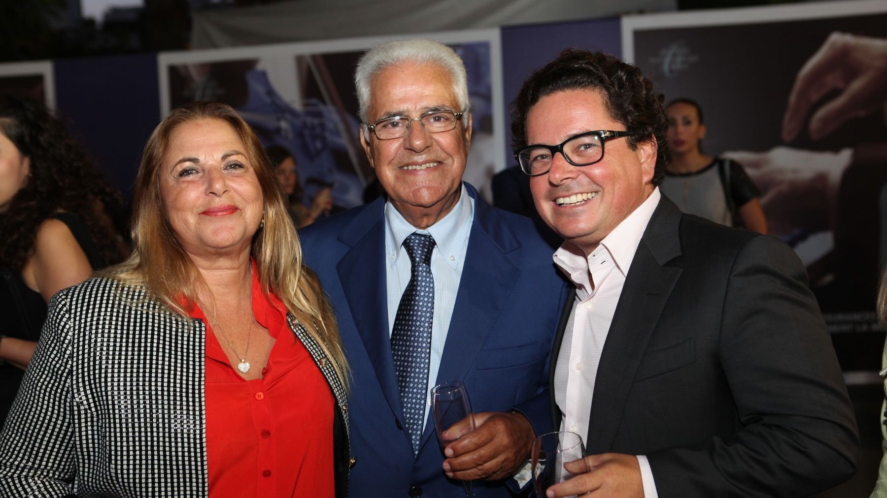 Abdelali Berrada, président fondateur de Palmeraie développement, ici en compagnie de Yassine Lahlou, promoteur immobilier, savourera le concert avec son épouse.   
