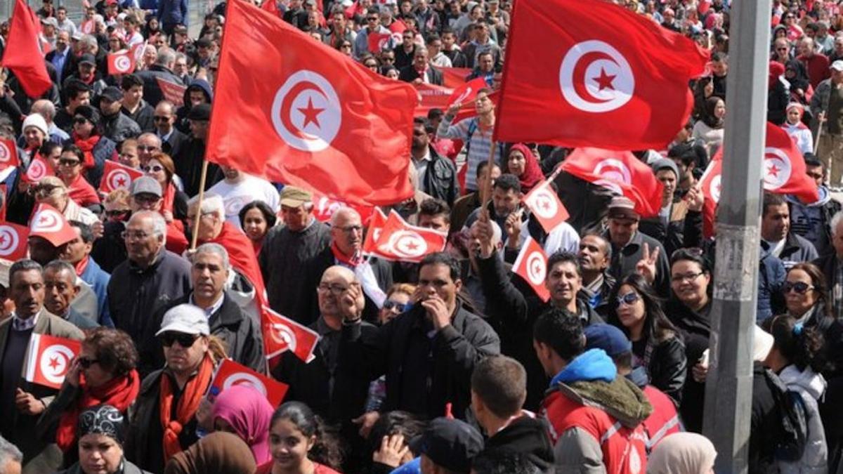 Les Tunisiens sont venus en nombre marcher contre le terrorisme, dimanche 29 mars 2015 à Tunis.
