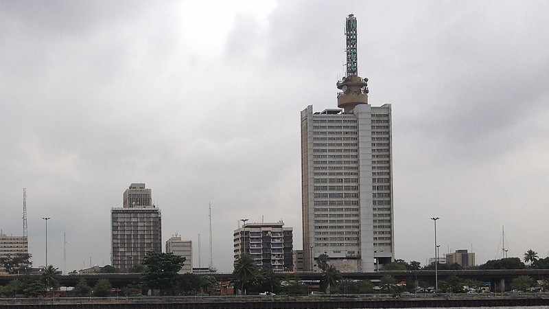 Le Necom House de Lagos, construit en 1979, dépasse les 160m de hauteur.
