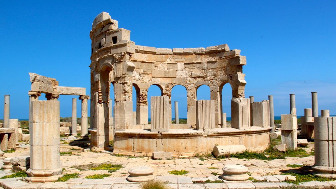 Les monuments historiques de la Lybie sont parmi les plus beaux du monde. Ici, des ruines de la cité romaine de Leptis Magna.
