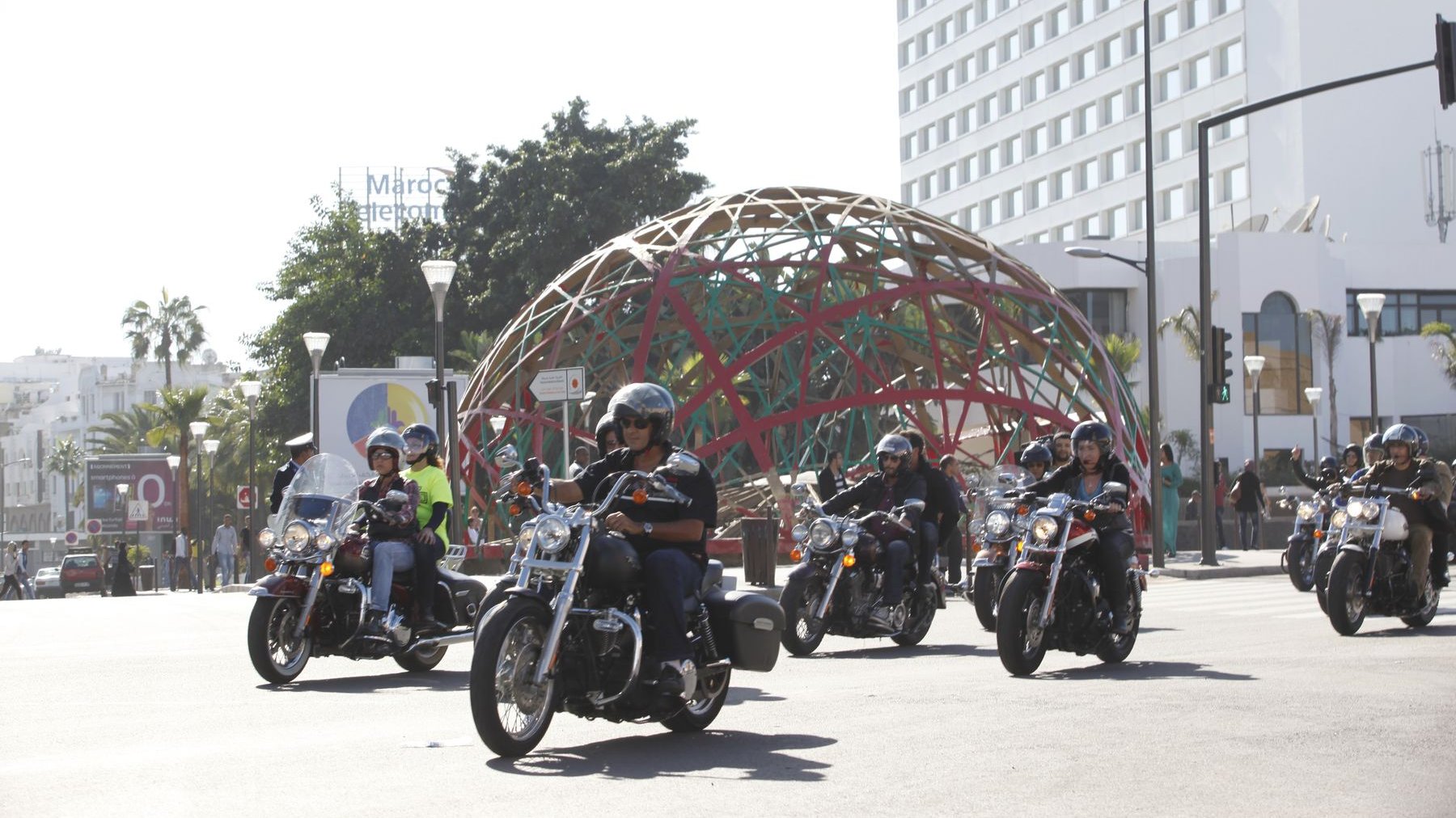 Les motards ont traversé tous les boulevards de Casablanca. 
