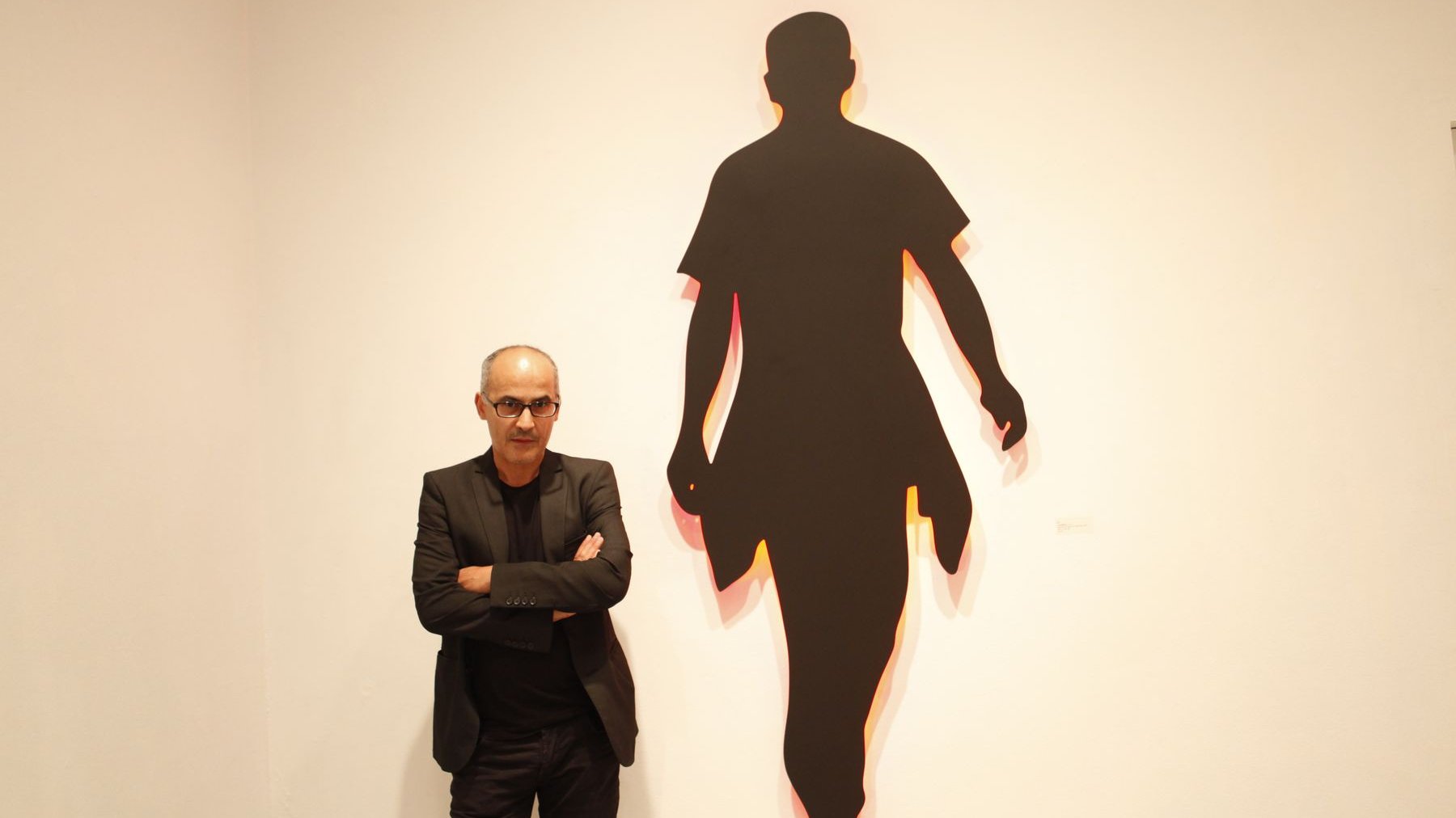 Mohamed El Baz et la silhouette saisissante d'une présence-absence traversant sa "fable" du monde 

