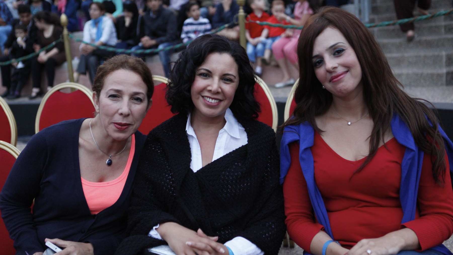 L'actrice Mouna Fettou (au milieu) a fait spécialement le déplacement à Agadir pour suivre cette 10ème édition de Timitar
