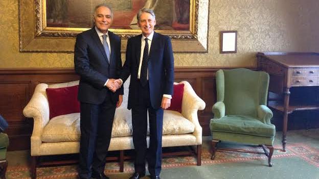 Salaheddine Mezouar, ministre des Affaires étrangères et de la Coopération, avec son homologue britannique Philip Hammond.
