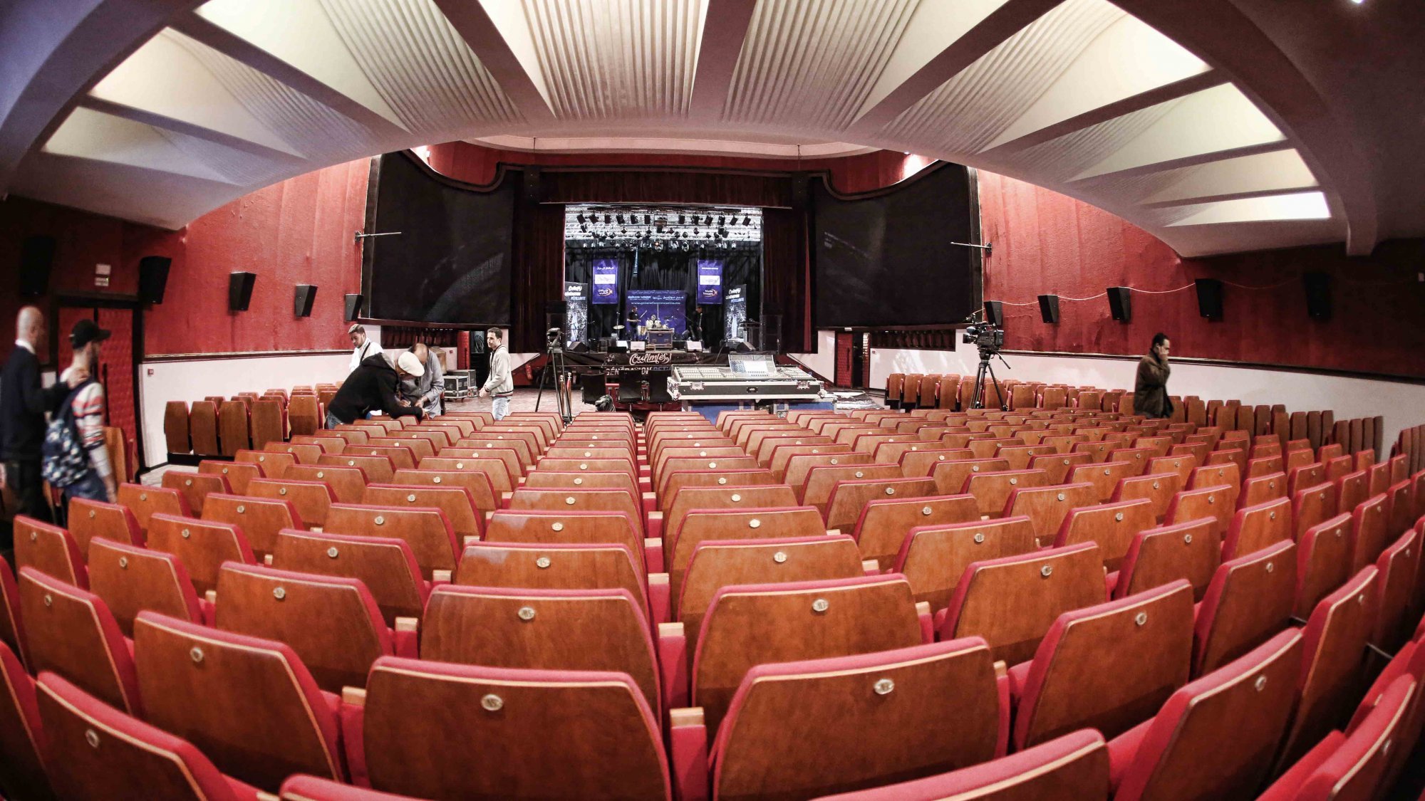 Le salle du théâtre Mohammed V de Rabat, aménagée, pour recevoir le casting de Génération Mawazine.
