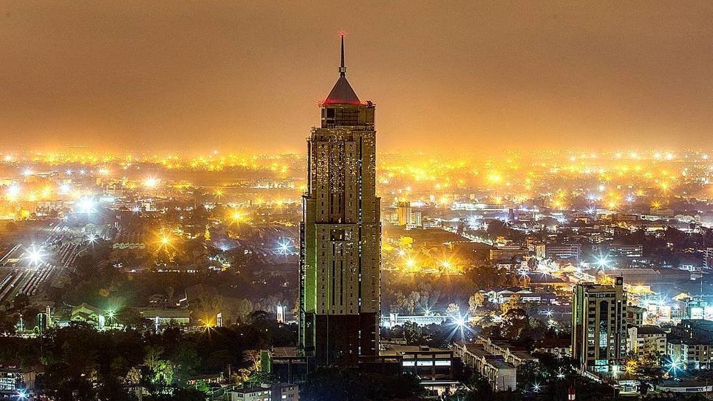 Avec son Old Mutual Tower de 163m, achevé en 2016, Nairobi s'accapare la troisième place de la Tour la plus haute d'Afrique.
