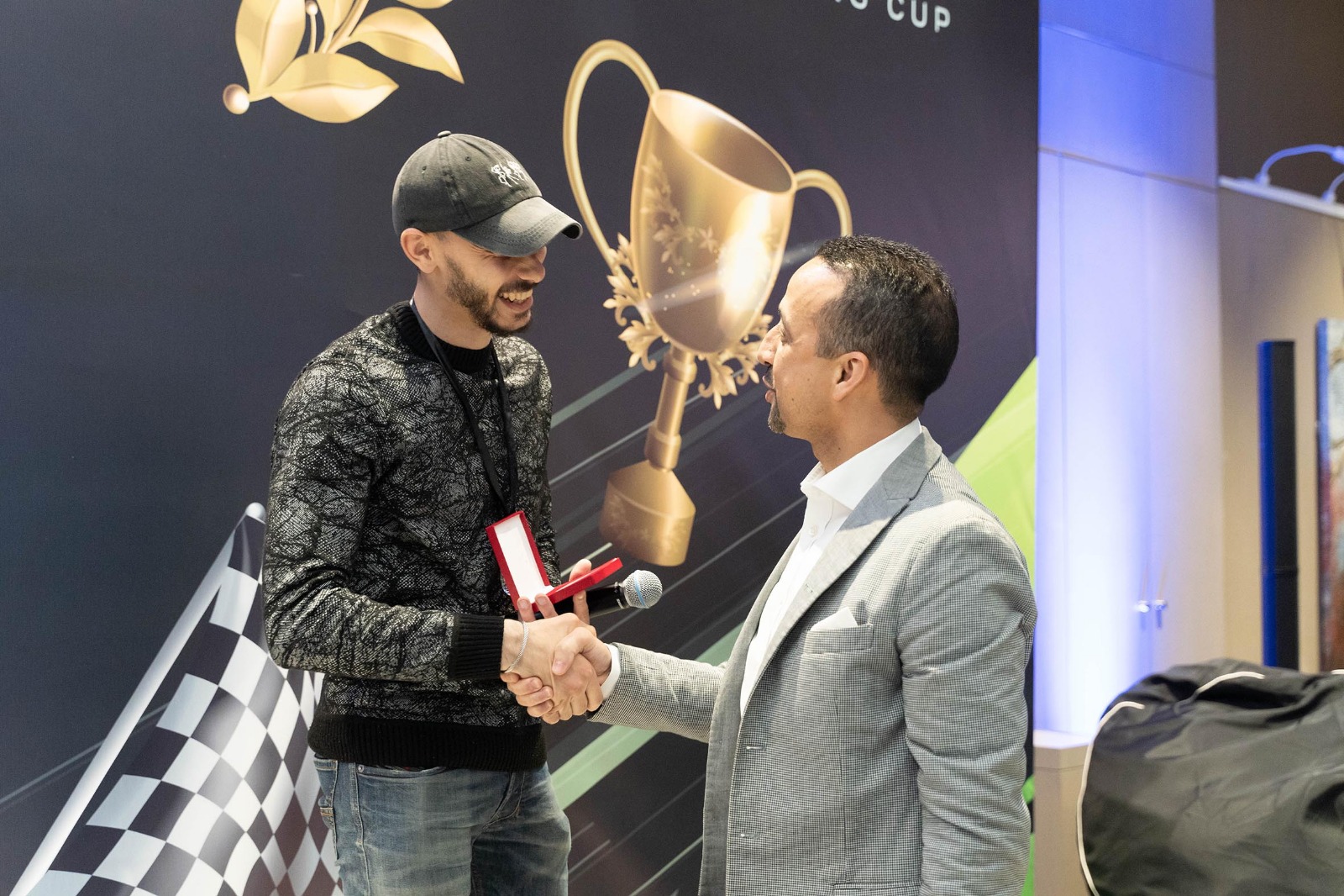 Le gagnant du troisième prix  de la Peugeot E-Racing Cup Achraf Fariat.