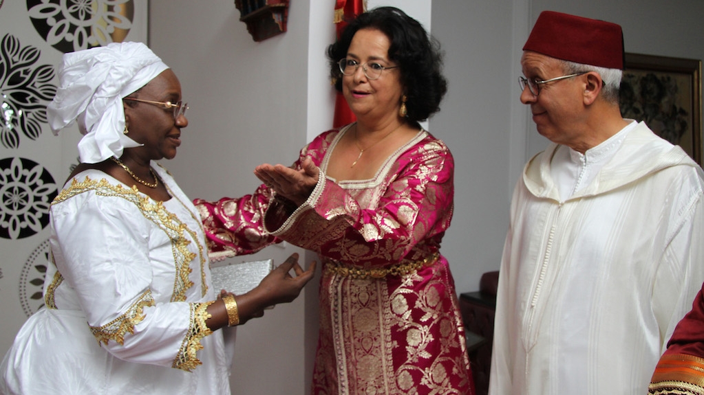 Latifa Akharbach, ambassadrice du Maroc à Tunis a également présidé une cérémonie à l'occasion de la Fête du Trône.
