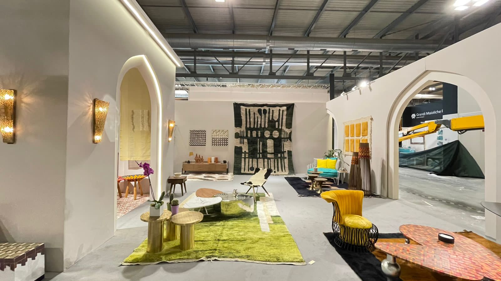 Le pavillon du Maroc au Salone del Mobile 2023 à Milan, dont le design, la scénographie et le commissariat ont été confiés au designer Hicham Lahlou.