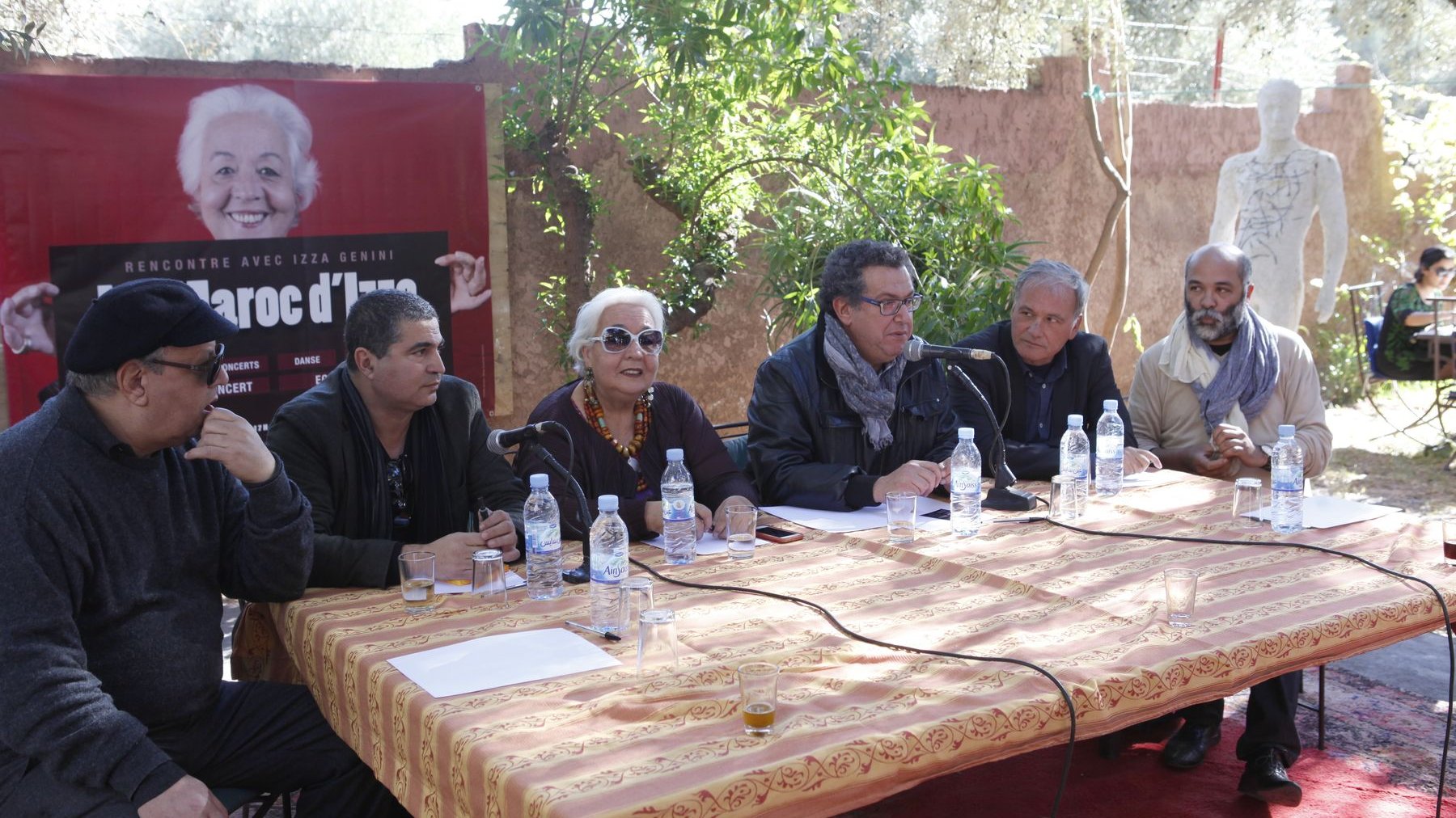 Mohamed Mourabiti a rendu hommage, à la résidence d'artiste Al Maqam, à la grande réalisatrice Izza Genini. 
