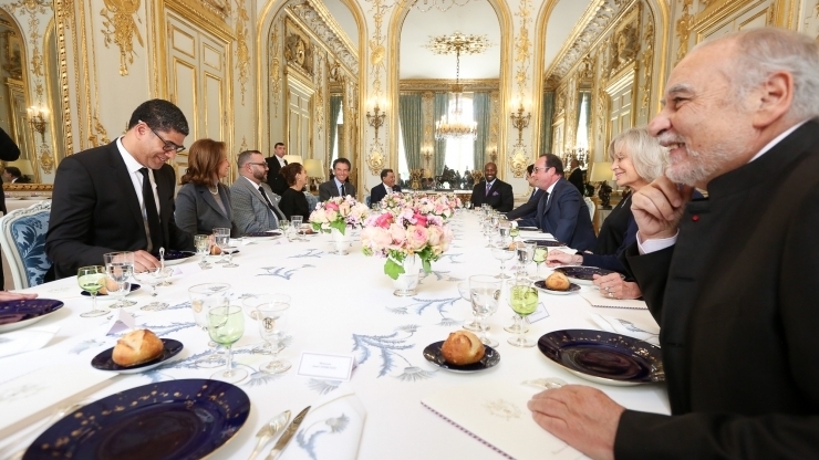 Un déjeuner a été offert par la présidence française à l'Elysée mardi 2 mai en l'honneur du roi Mohammed VI.
