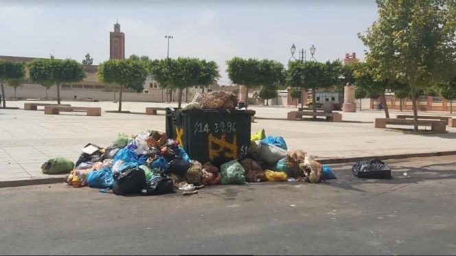La ville d’Oujda croule sous les ordures au deuxième jour de l’Aïd Al-Adha.
