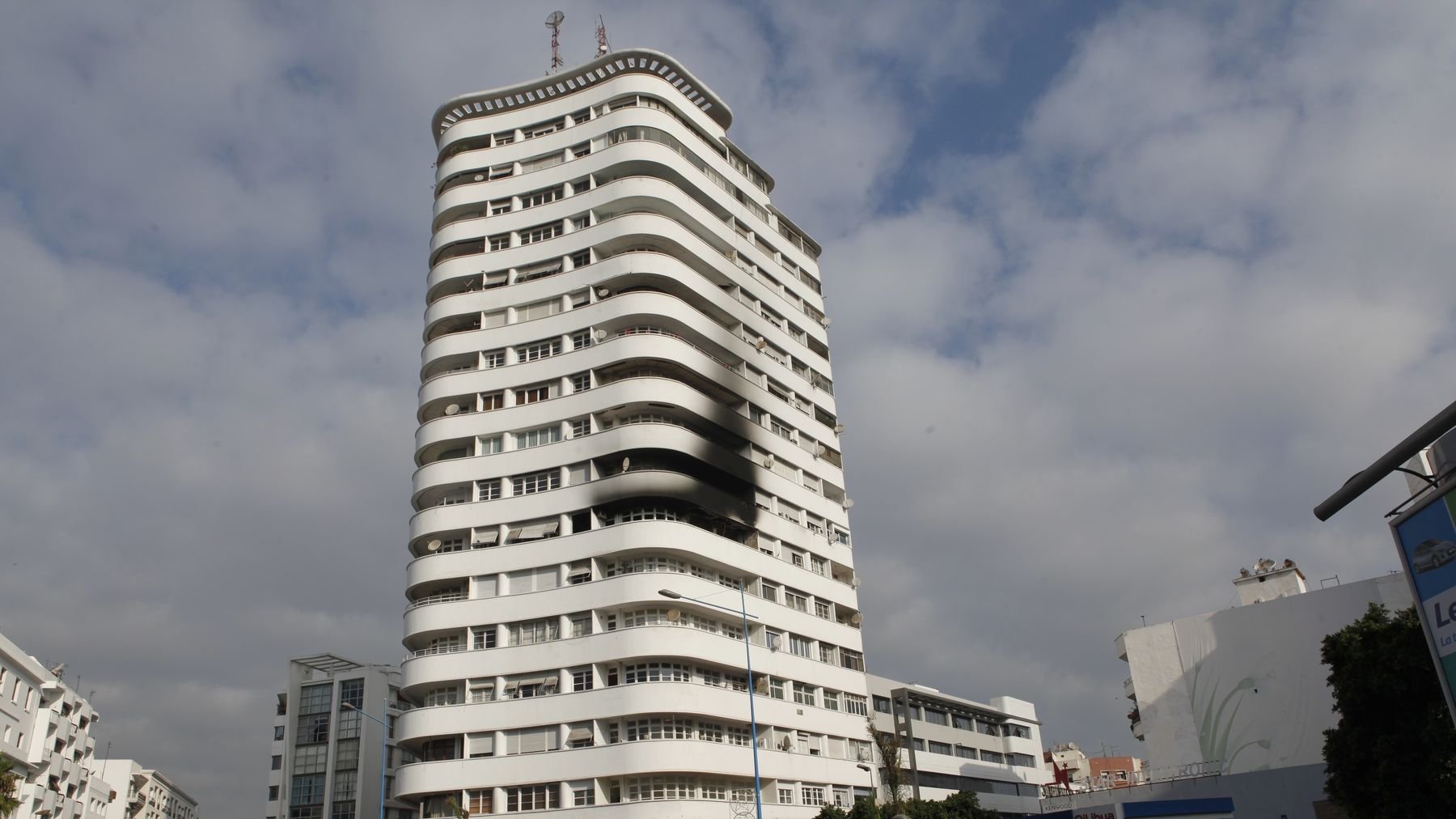 Un des appartements de l'immeuble "17ème étage" à Casablanca a pris feu ce lundi matin
