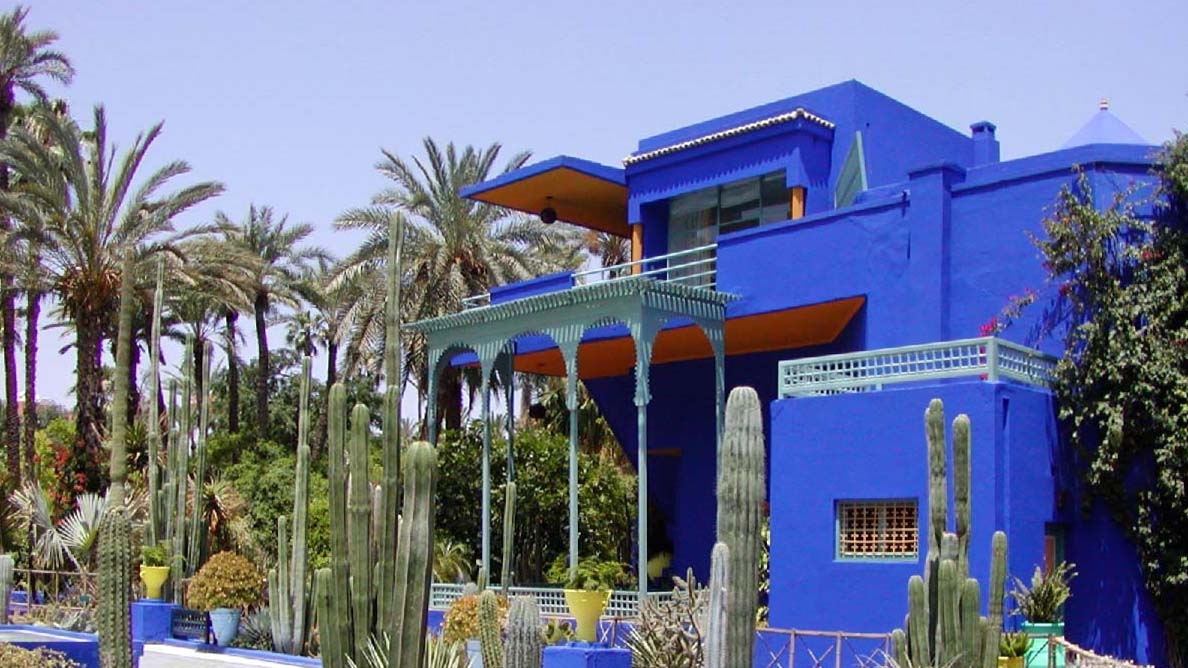 Le jardin Majorelle est un jardin botanique touristique d'environ 300 espèces sur près d'un hectare à Marrakech. Le site a été créé en 1931 par le peintre Jacques Majorelle, qui a vécu dans la ville rouge.

