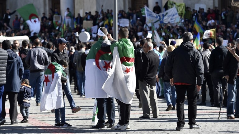 Algérie: 4ème vendredi de la colère contre Bouteflika
