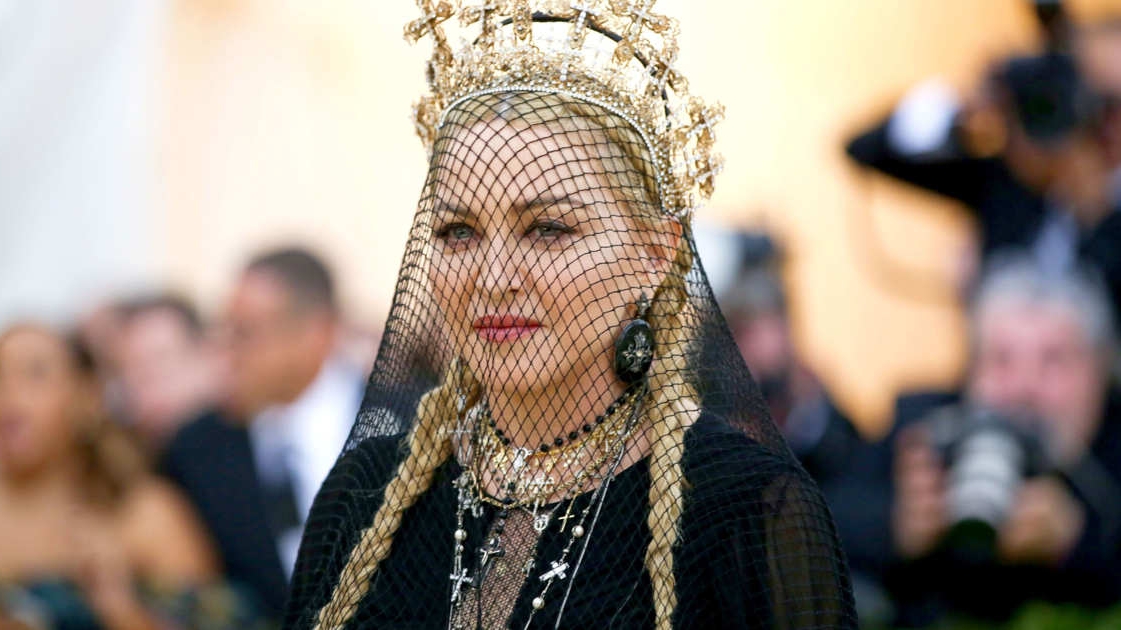 Madonna fête ses 60 ans : retour sur ses costumes les plus mémorables -  Purepeople