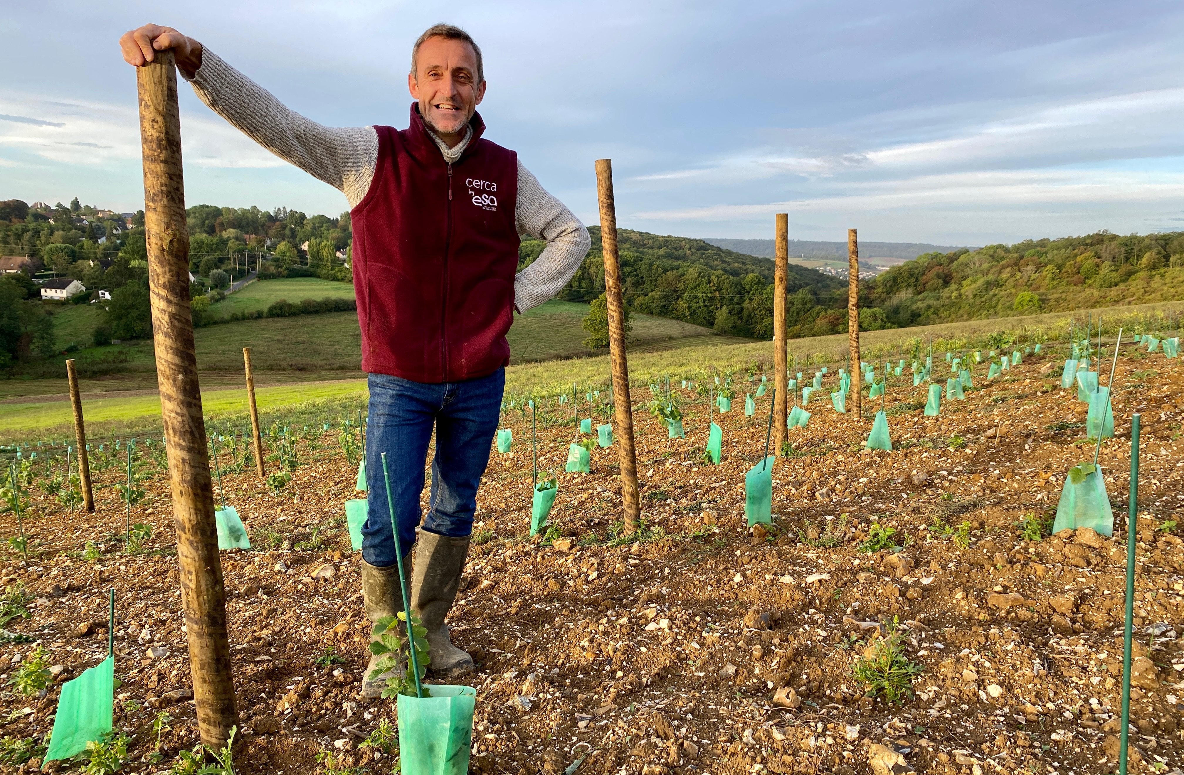 À Saint-Pierre-du-Vauvray (Eure), Xavier Gandon a planté deux hectares de vigne et espère une première vendange dès 2025. LP/Laurent Derouet