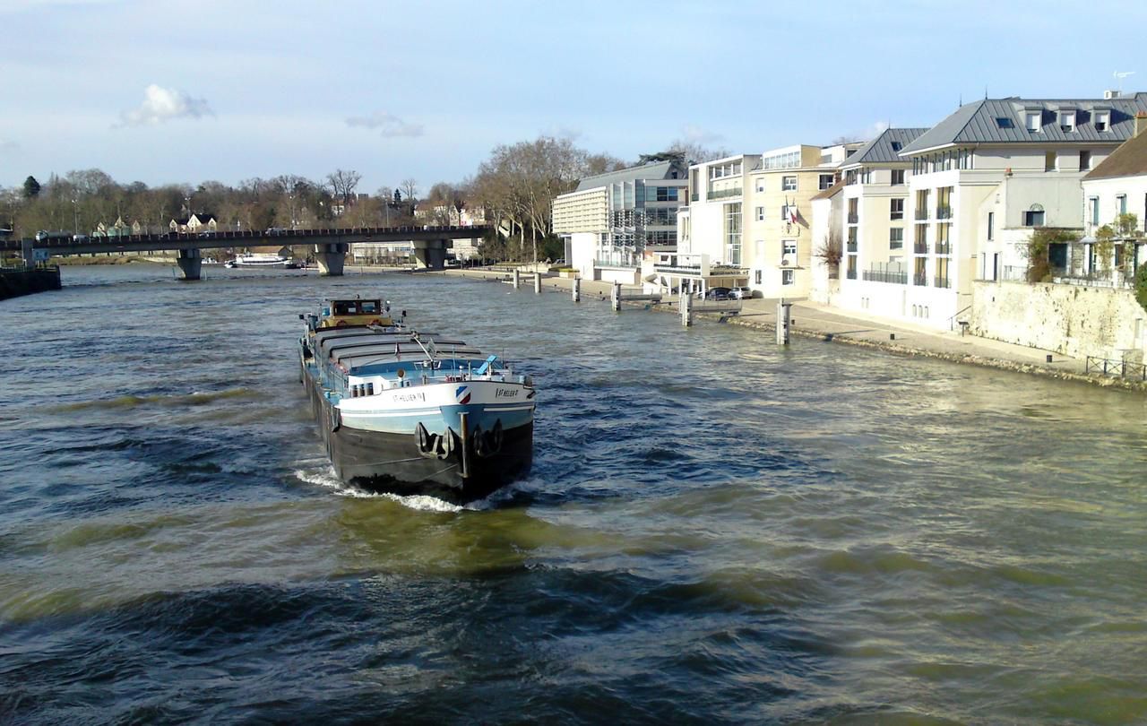 <b></b> Melun. Selon la préfecture, les grands cours d’eau, comme ici la Seine, sont tous au-dessus du seuil de vigilance après deux semaines de pluie fréquentes et intenses. 