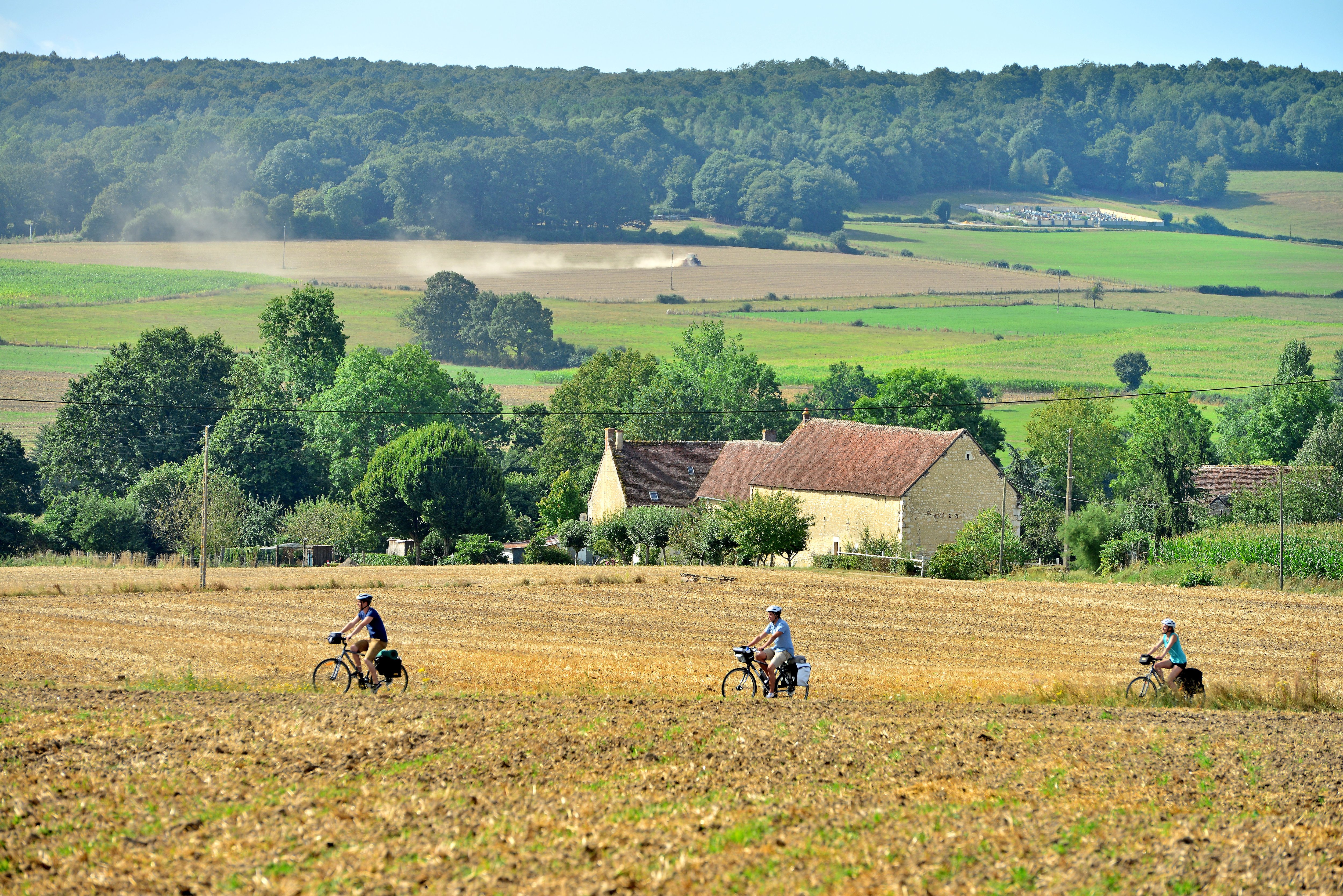 Long de 450 km, la Véloscénie propose des itinéraires cyclables depuis l'Île-de-France jusqu'au Mont-Saint-Michel en dix étapes, passant par le parc naturel régional du Perche notamment. DR