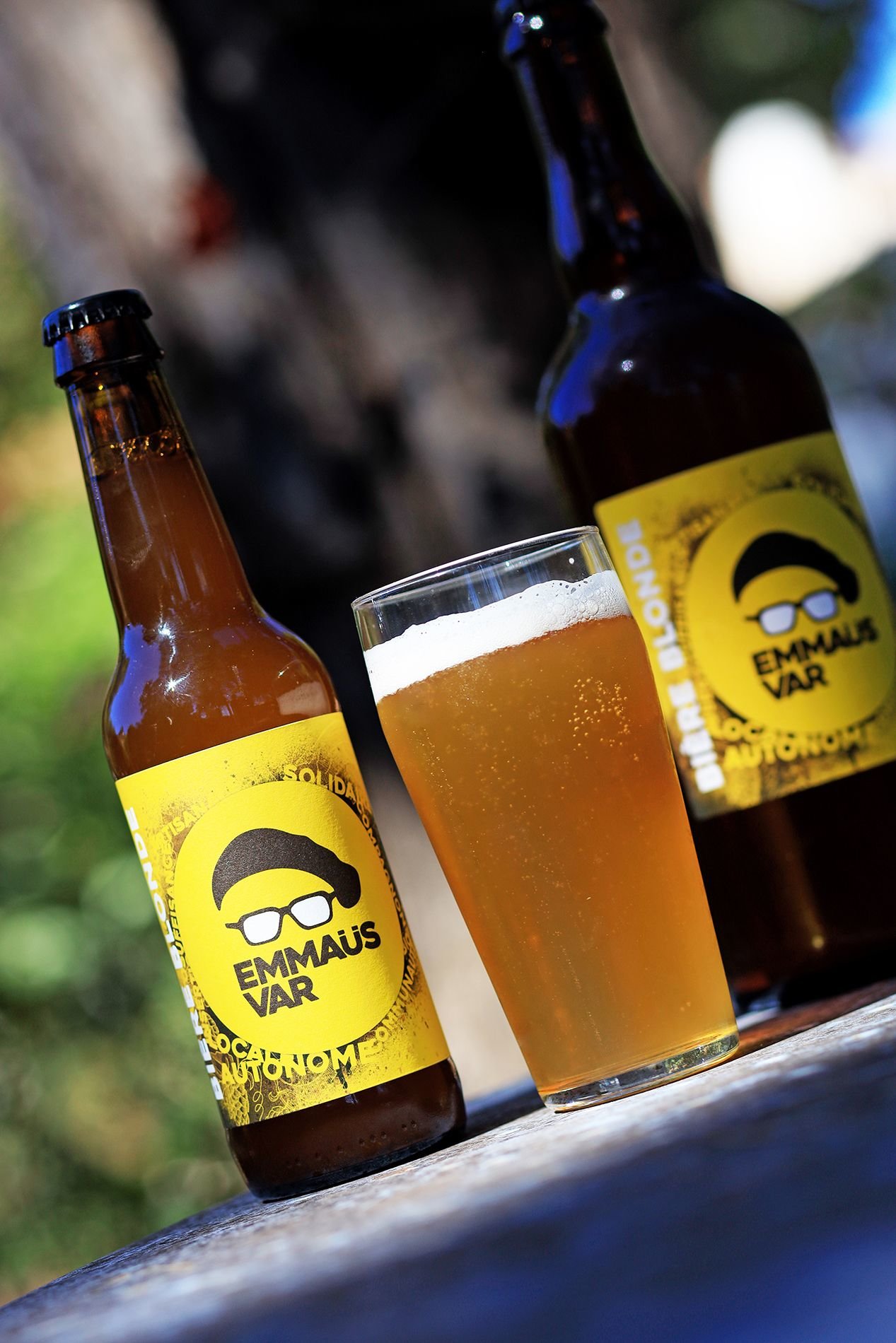 Blanche, ambrée ou blonde... la bière d'Emmaus est produite localement par des membres de la communauté de La Seyne-sur-Mer (Var). DR