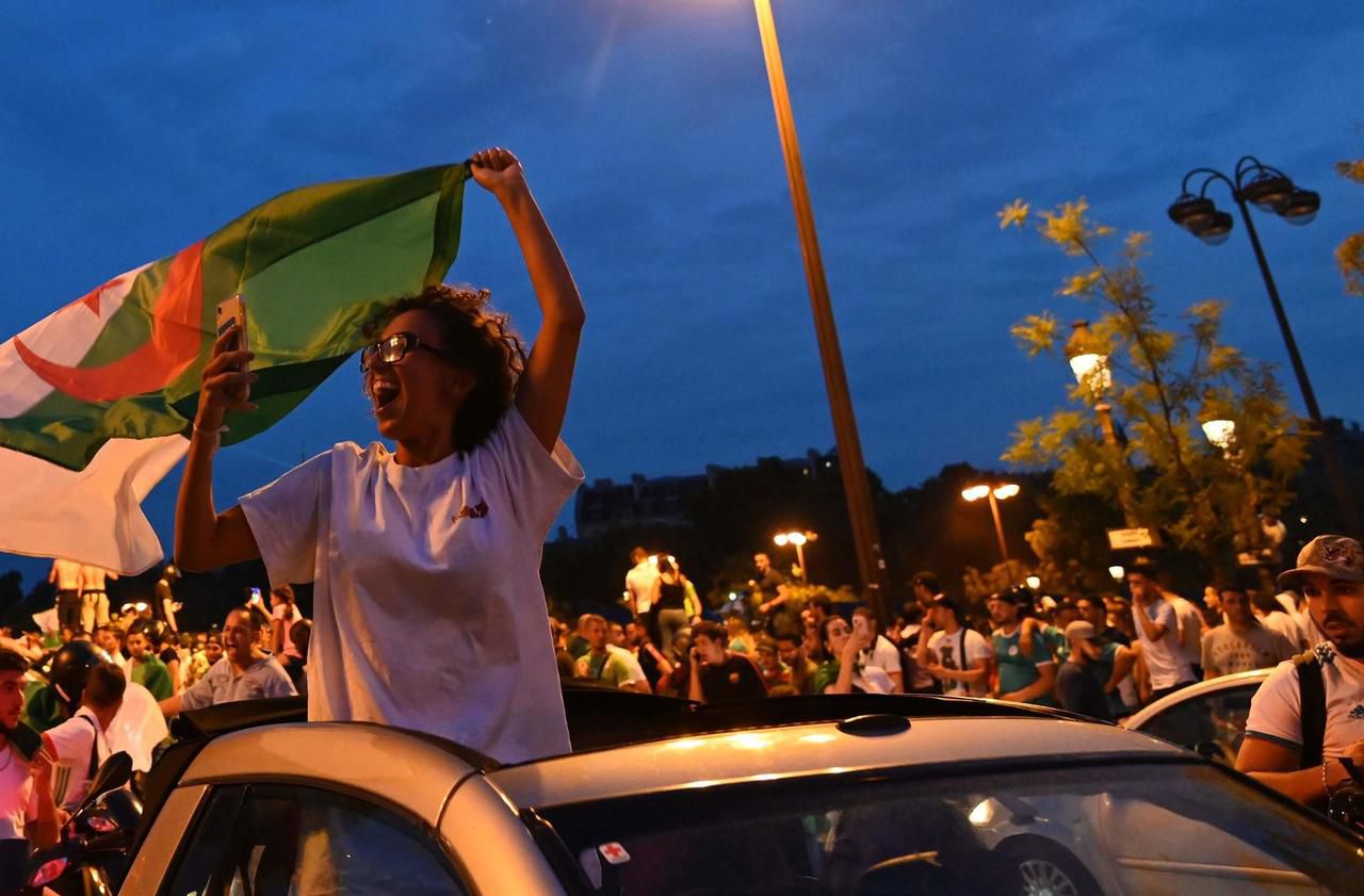 <b></b> Paris, jeudi soir. Des supporters de l’équipe de football d’Algérie ont fêté la victoire face à la Côte d’Ivoire. En Seine-et-Marne, des débordements se sont produits dans plusieurs villes. 