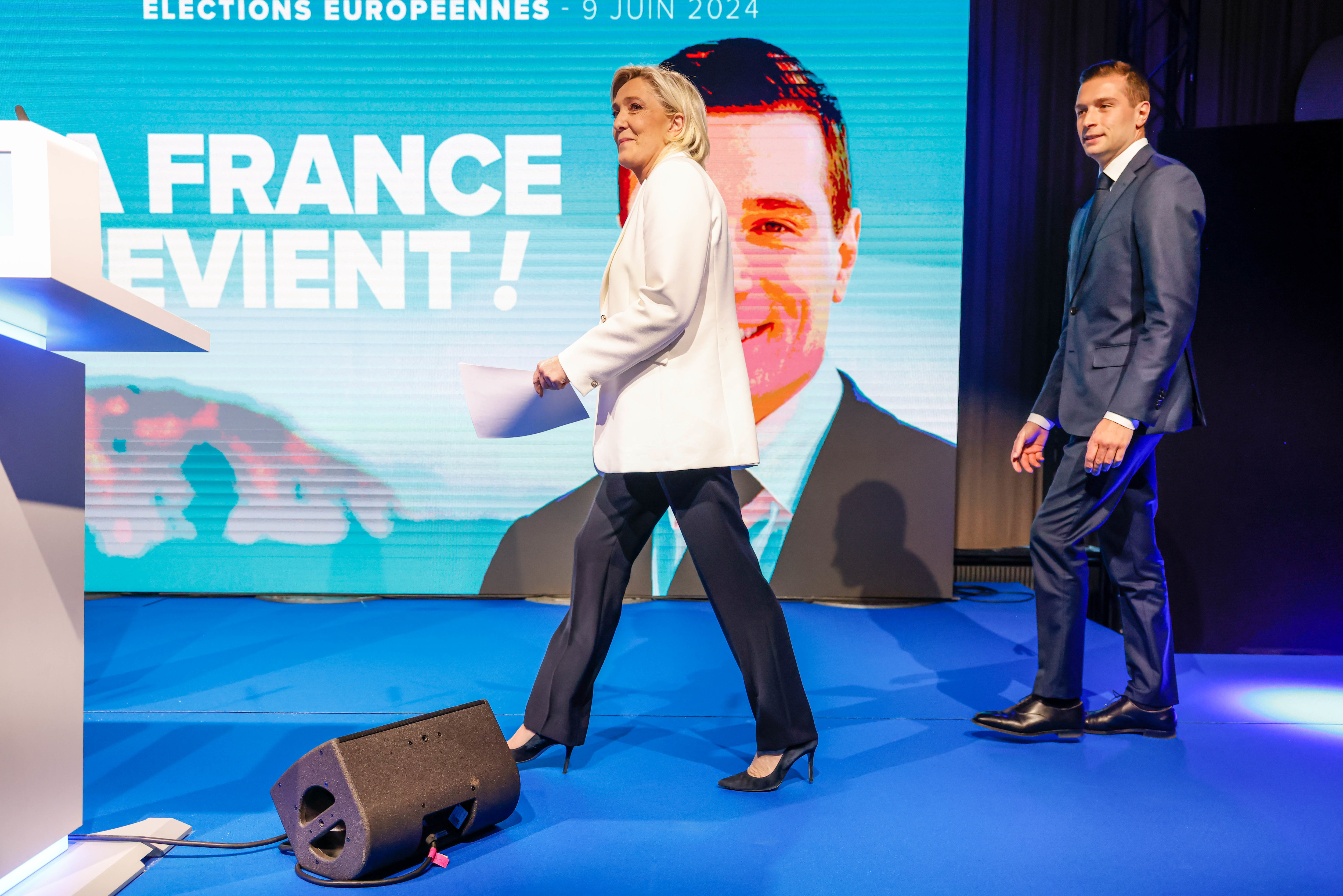 C'est tout sourire que Marine Le Pen a a pris la parole ce dimanche après l'annonce de la dissolution, assurant que son parti était prêt à gouverner, imaginant Jordan Bardella à Matignon. LP/Olivier Corsan