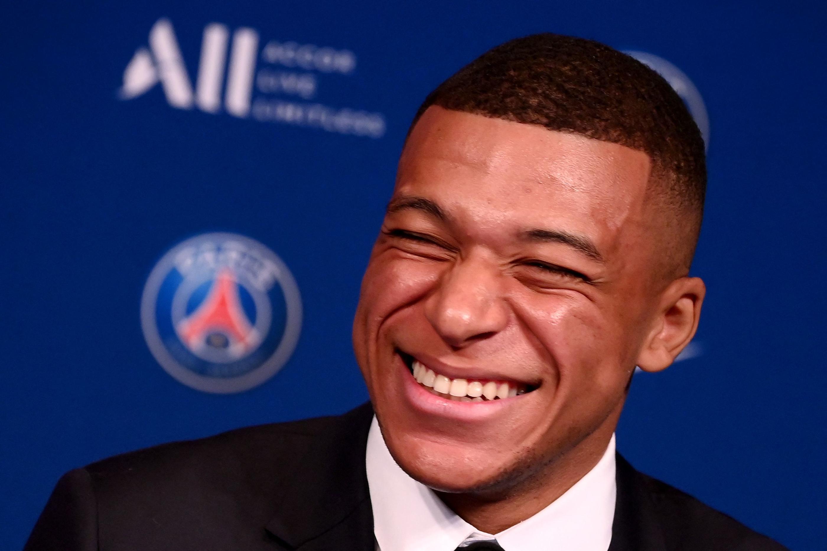 Je m'appelle Kylian » : Mbappé en dédicace à Paris le 2 décembre à La Fnac  - Le Parisien