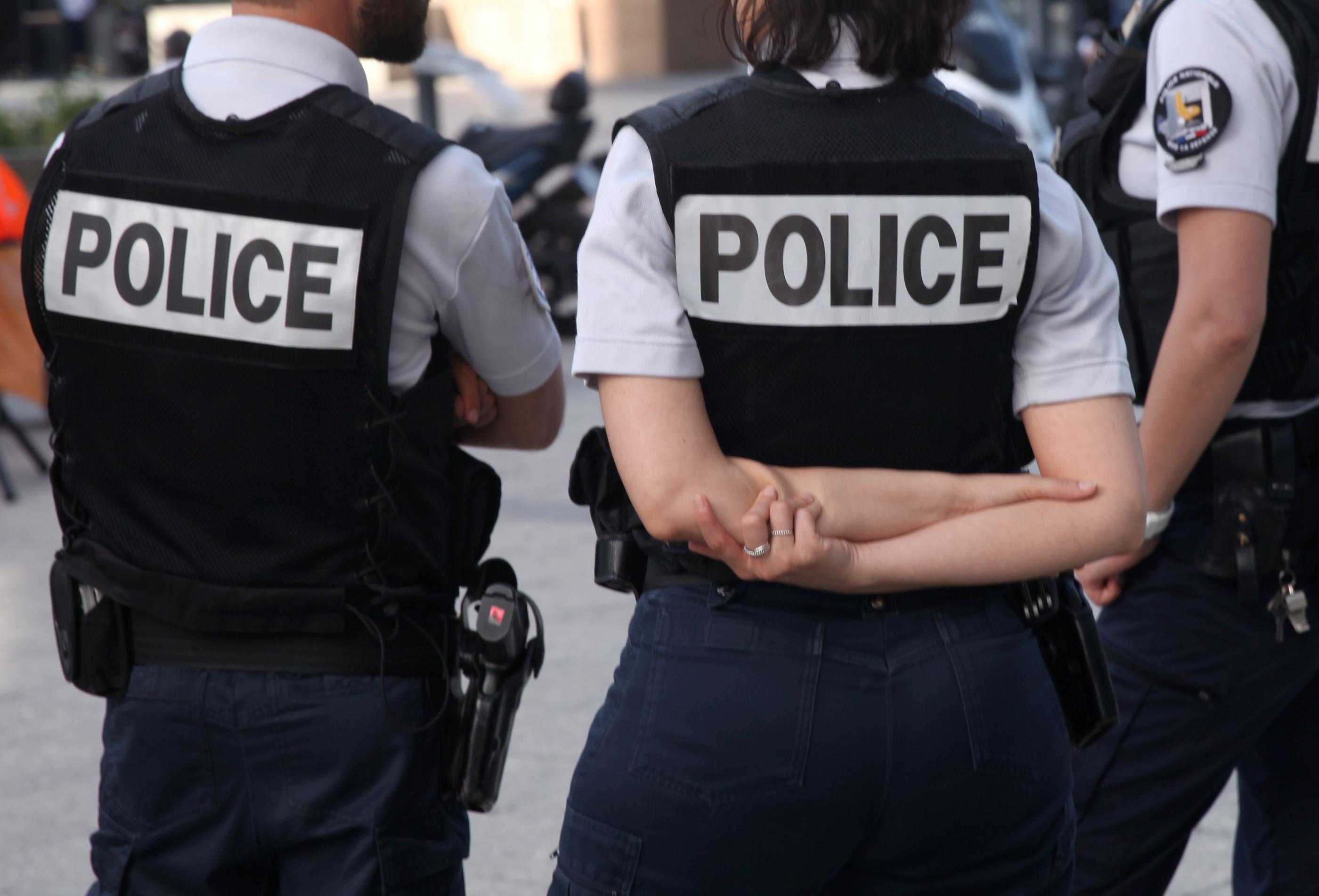 Illustration d'agents de la police nationale en faction. PHOTO LE PARISIEN OLIVIER BOITET