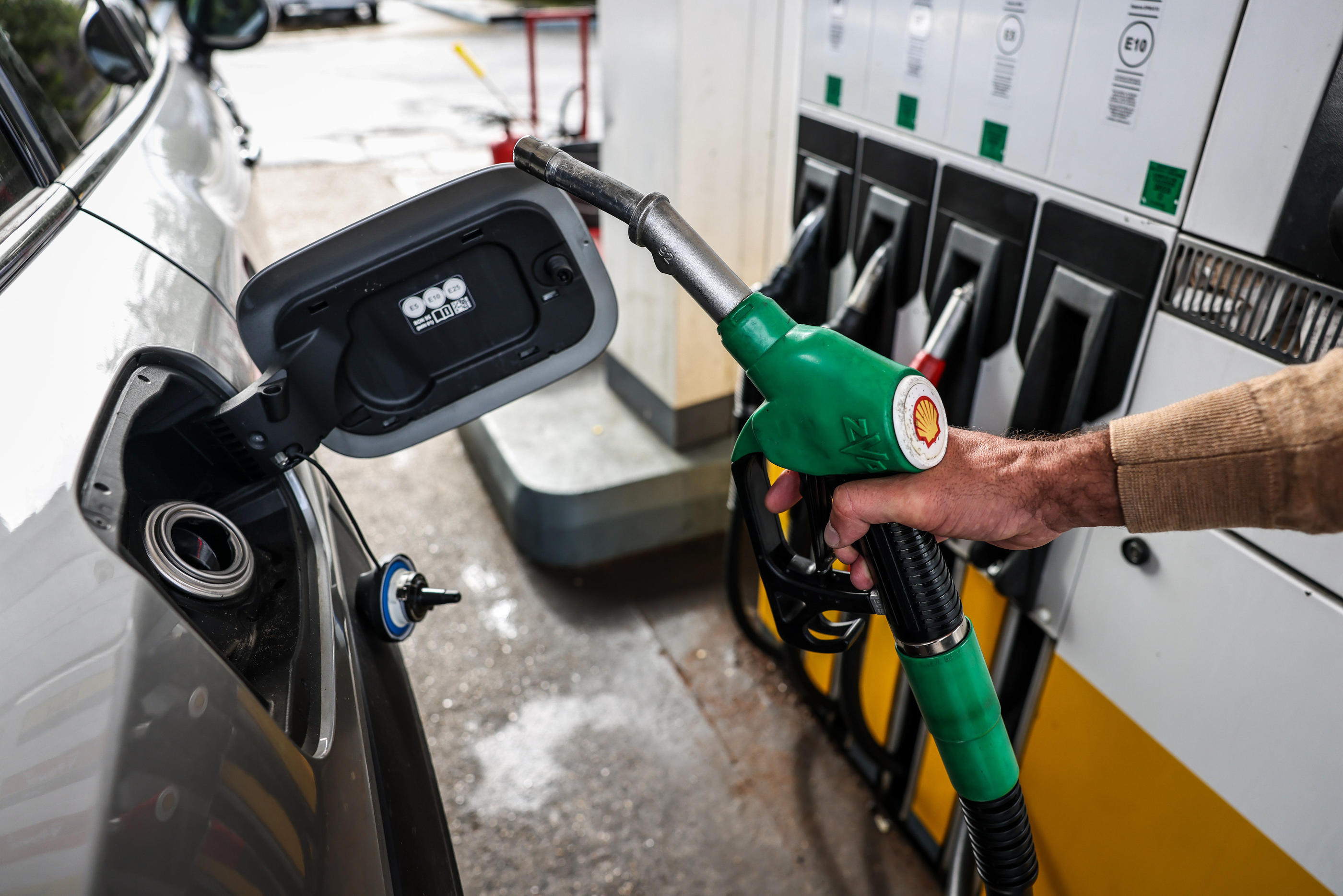 E. Leclerc, Système U et Intermarché ont décidé de baisser leurs prix du carburant durant l'été. (Illustration) LP/Fred Dugit