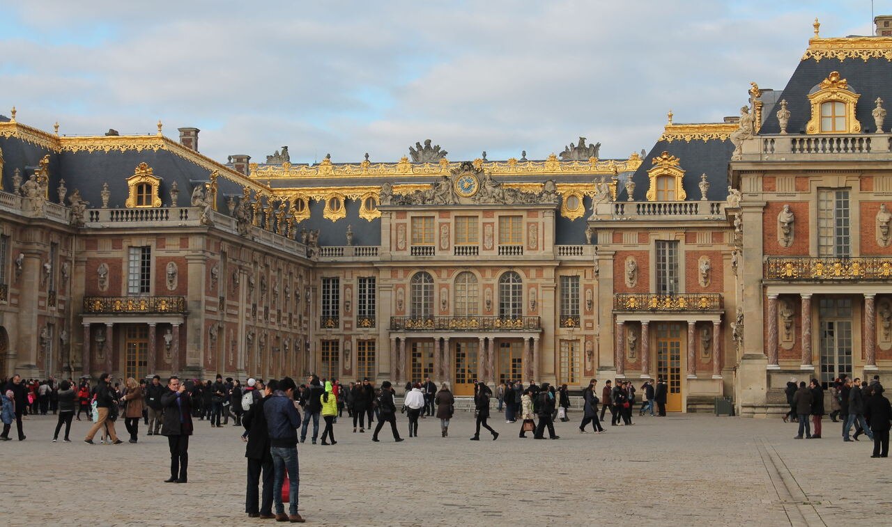 Versailles. À cause du froid ressenti dans plusieurs salles de l'exposition Louis XV, une dizaine d'agents du château ont effectué un débrayage, pour demander que des réparations soient effectuées. Les visites ont été fermées au public jusqu'en milieu de journée. LP/O.B.