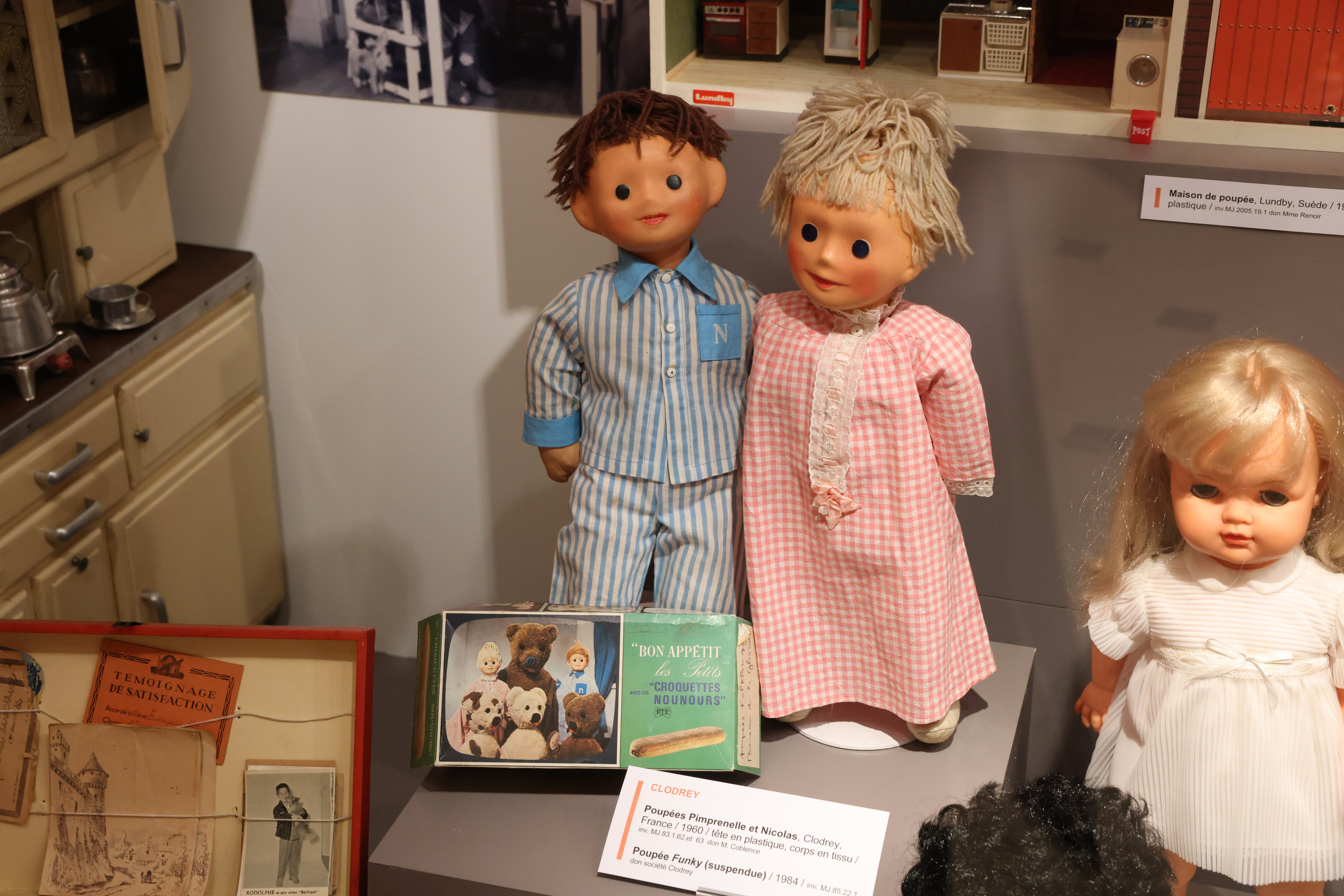 Maison de poupée - Jouets Anciens de Collection