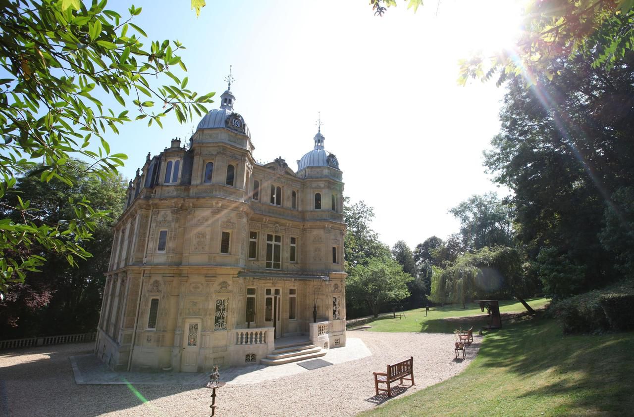 <b></b> Le Port-Marly. Près de 30 000 visiteurs fréquentent chaque année le château de Monte Cristo et son parc arboré. 