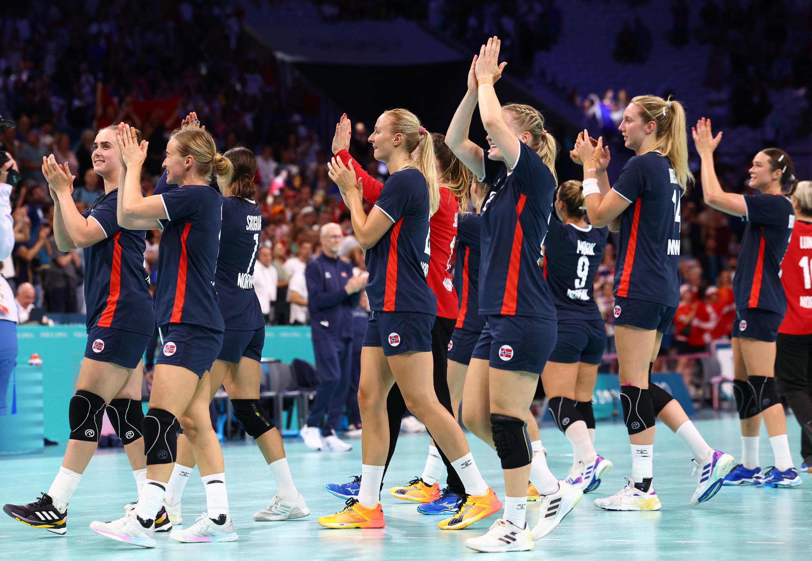 Les Norvégiennes après leur victoire contre le Danemark en demi-finale du tournoi olympique. Reuters.