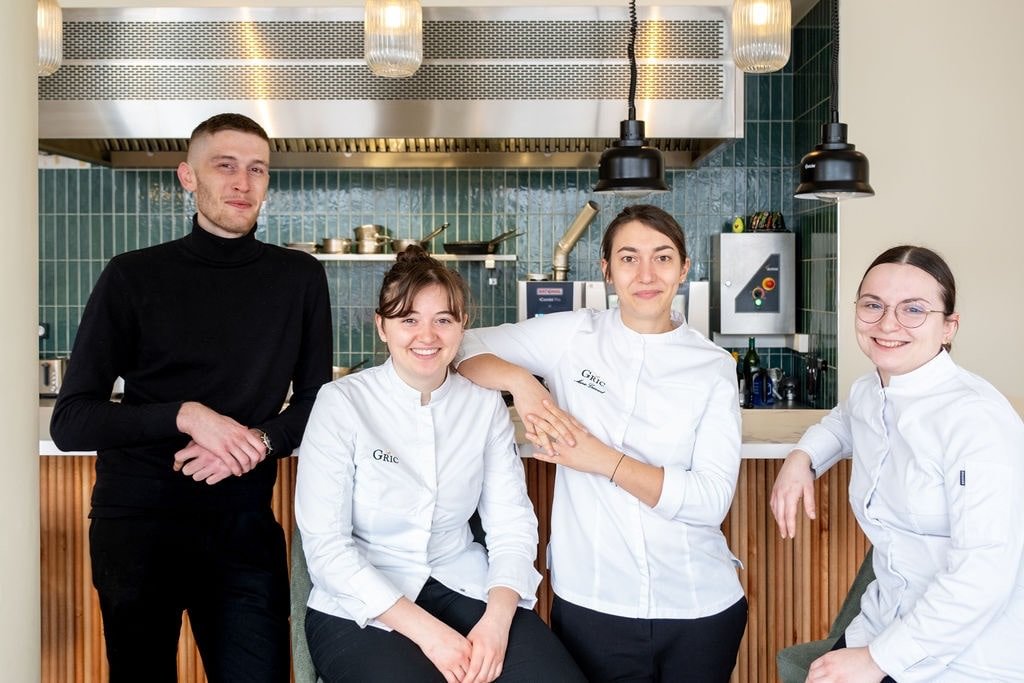 L'équipe du Gric Restaurant à Orléans : de gauche à droite : Orian Guillemin, Maëlle Jambou, Marie Gricourt et Maud Boksebelt./Thomas Hennequin