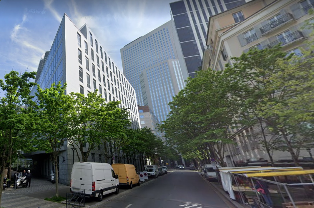Courbevoie, Faubourg de l'Arche. Les analyses effectuées en fin de semaine dernière sur le réseau d'eau de l'immeuble Sunside ont révélé un taux de plomb légèrement supérieur à la normale. Google Street View